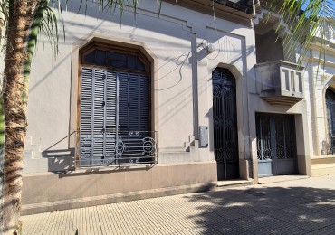 Casa con gran terreno en Alvear 3800